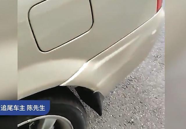 法拉利女车主追尾辱骂前车司机，究竟发生了什么？
