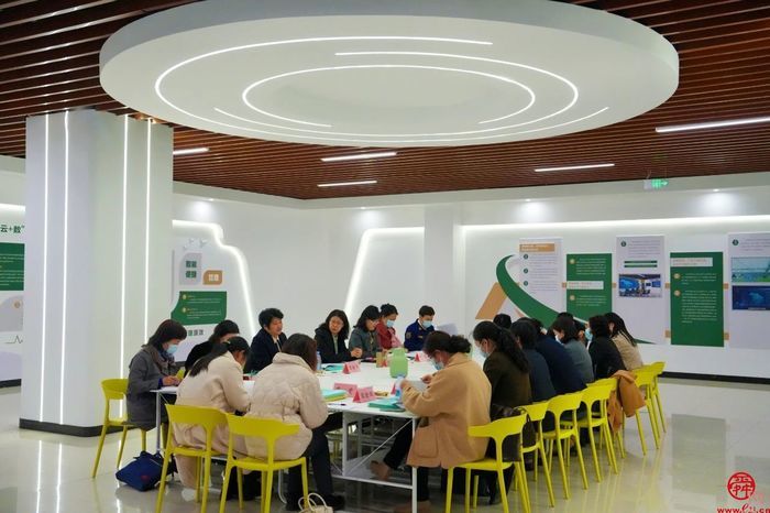 济南市妇联十四届九次执委会议在三涧溪村召开