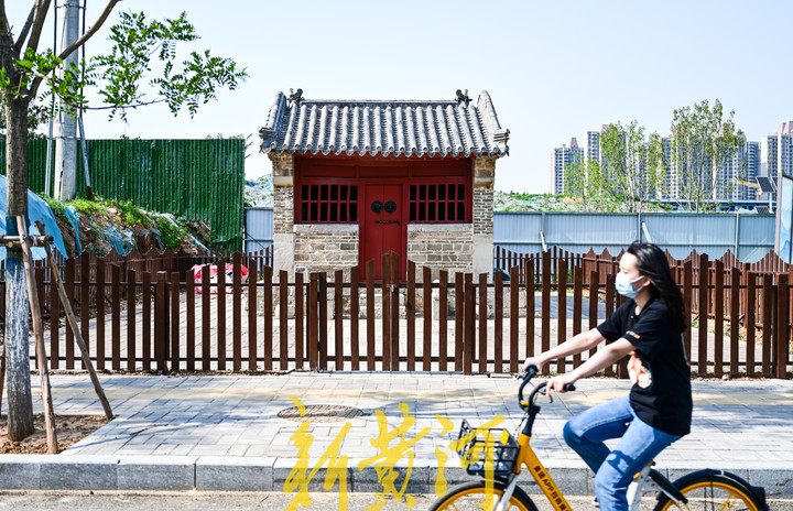 426岁老建筑平移后修缮 建小广场成社区微景观