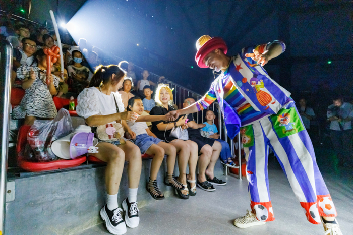 就今晚，去济野！夜间动物园开放首日超千人次打卡