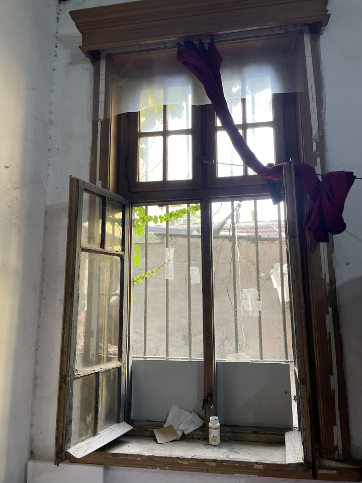 探访苗海南旧宅：建筑至今保留完好，还有部分原厂工人在此居住