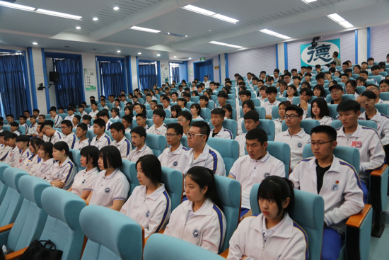 “携手关爱，共护明天”济南市检察官担任法治副校长活动走进电子机械工程学校