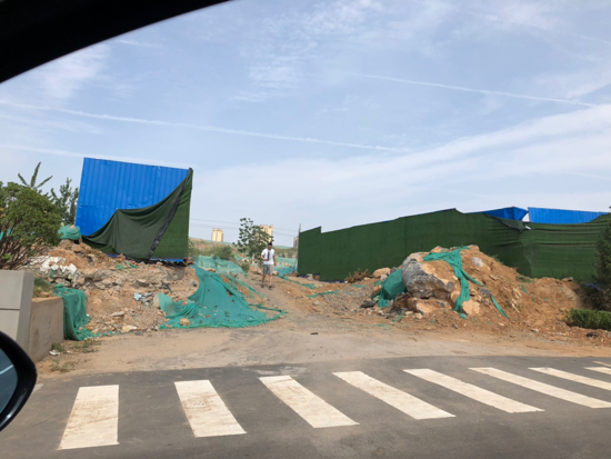 【啄木鸟在行动】凤岐路与殷陈南路交汇处南100米东侧存在扬尘隐患