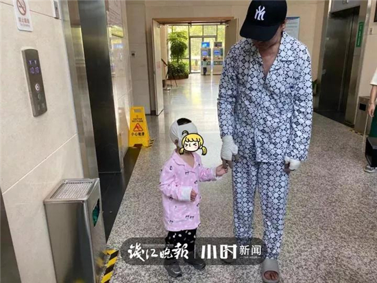 劫后余生57天后杭州这对父女第一次见面！爸爸哽咽：这么小 受这么大罪