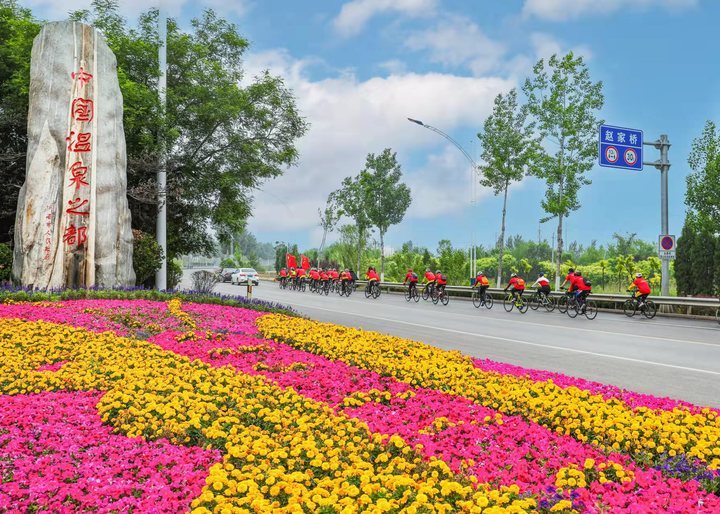 “温泉花卉”盛开“美丽经济”