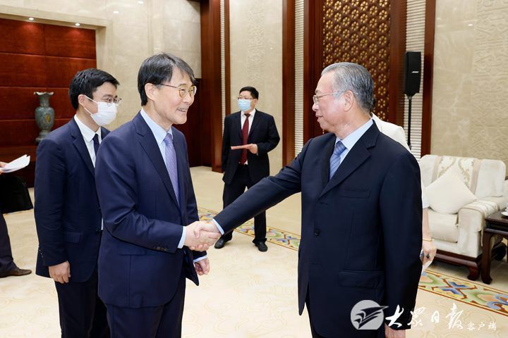 刘家义会见韩国驻华大使张夏成