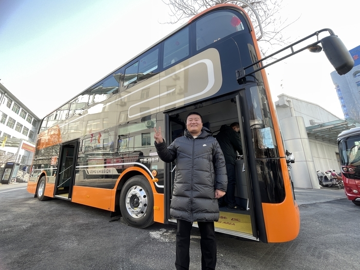 一个“高大上”一个“萌萌哒”，升级版双层观光巴士和小巷公交即将亮相泉城