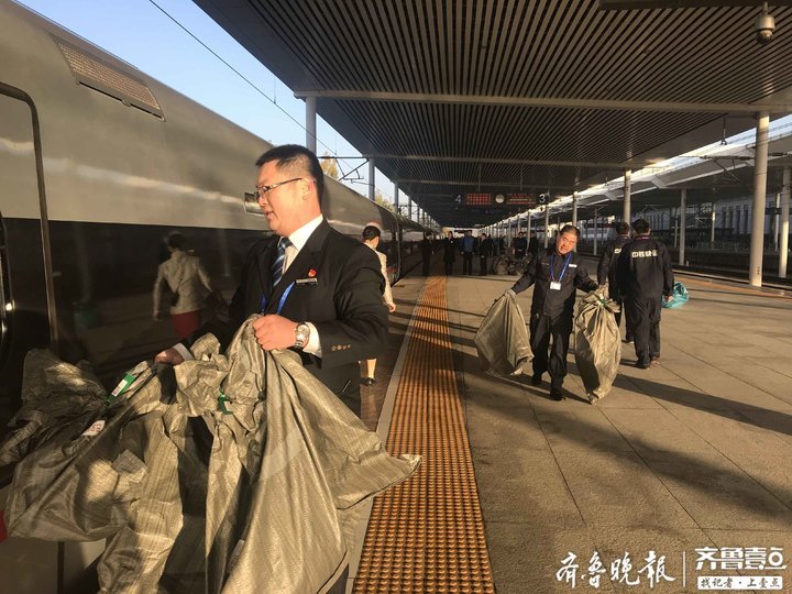 快递坐上“复兴号”，“双十一”泰安首个高铁快件专用车厢启用