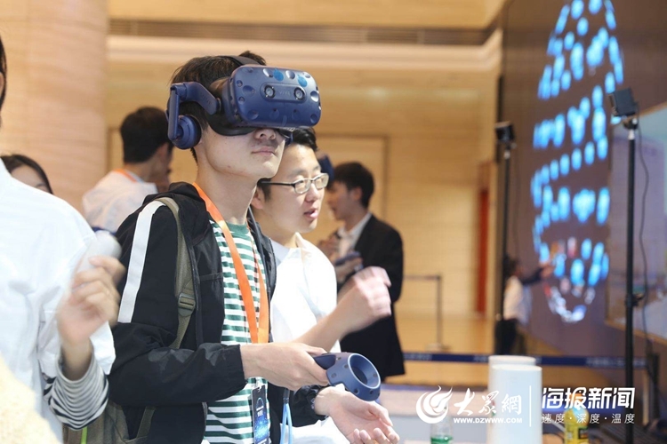 可穿戴VR、5G汽车……山东大数据主题展满满的“黑科技”