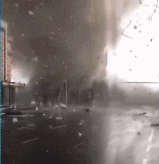 现场视频:开原龙卷风致6死190余伤 现场救援正紧张有序进行