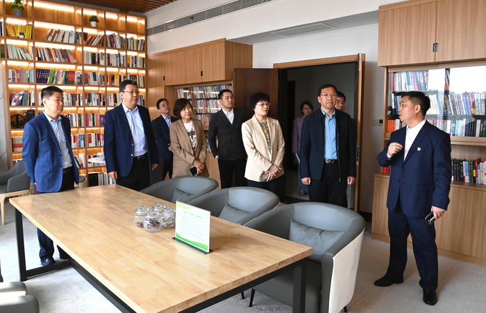 市人大常委会开展主任接待代表日活动 韩金峰参加