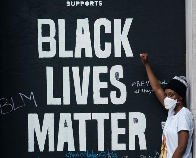 美国警察对9岁女孩动用胡椒喷雾！被谴责暴力执法