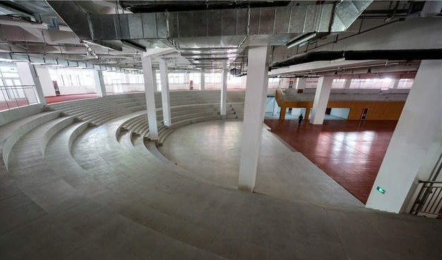 济南首个立体式运动场开学就能用了 三层各有功能，还不怕下雨 