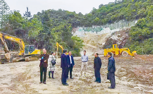 广西凤山世界地质公园遭破坏性开采