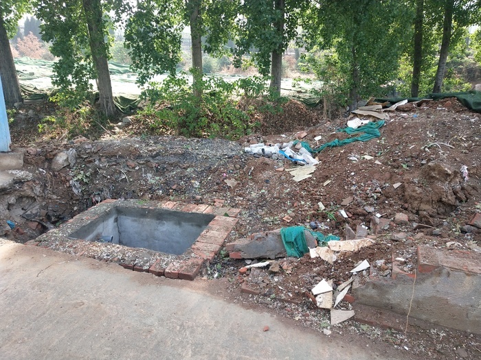 【啄木鸟在行动】段兴西路与东红庙北路附近部分渣土裸露