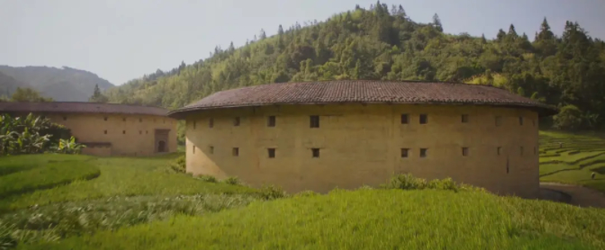 《花木兰》首发预告，福建土楼上热搜，刘亦菲妆容也看点多多