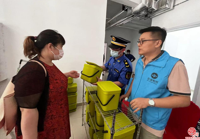 城管进社区，服务零距离 ——起步区城市管理处走进绿地国博城开展普法宣传