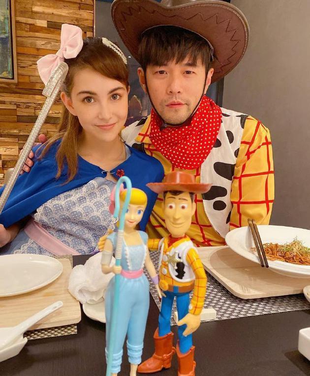 昆凌现身长沙被粉丝追问：周董是被你养胖的吗？