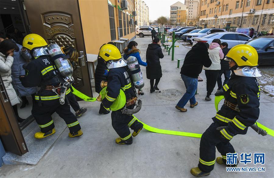 河北永清：消防进社区 平安过新年