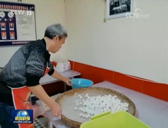 各地过佳节 元宵送温情