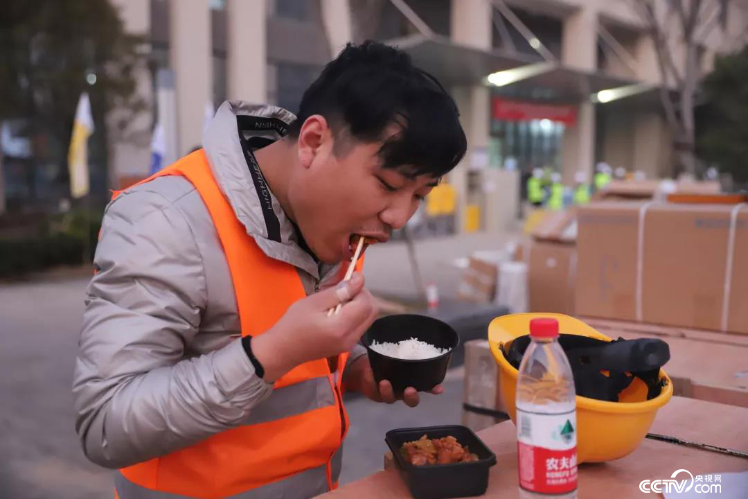 【战疫最前线】五天五夜，我站在“火眼”实验室背后看到这些感动的瞬间