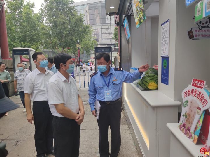 网红店美食安全吗？芙蓉街街口“红黑榜”看一看