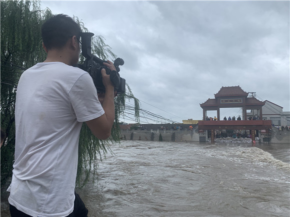 赢战利奇马·图集 | 济南报业新闻人无惧风雨