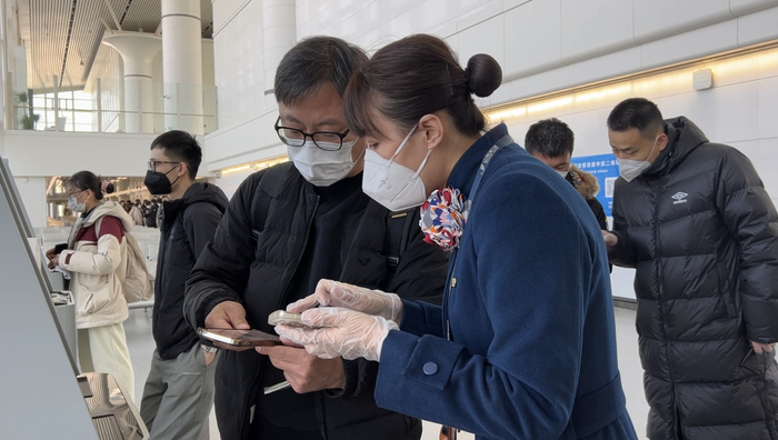 濟南機場迎來首架入境“不隔離”航班