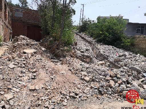 【啄木鸟在行动】南部山区黄路线村附近渣土裸露