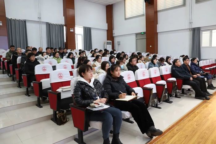 商河县第三实验小学召开新学期全体教职工大会