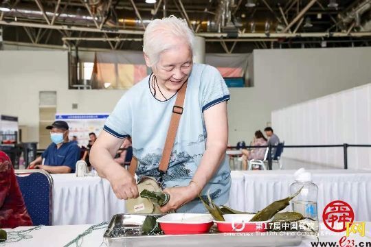 汇聚“风向标”、展示“原动力”、构建“新格局”：第17届中国餐饮食品博览会今日在济南开幕