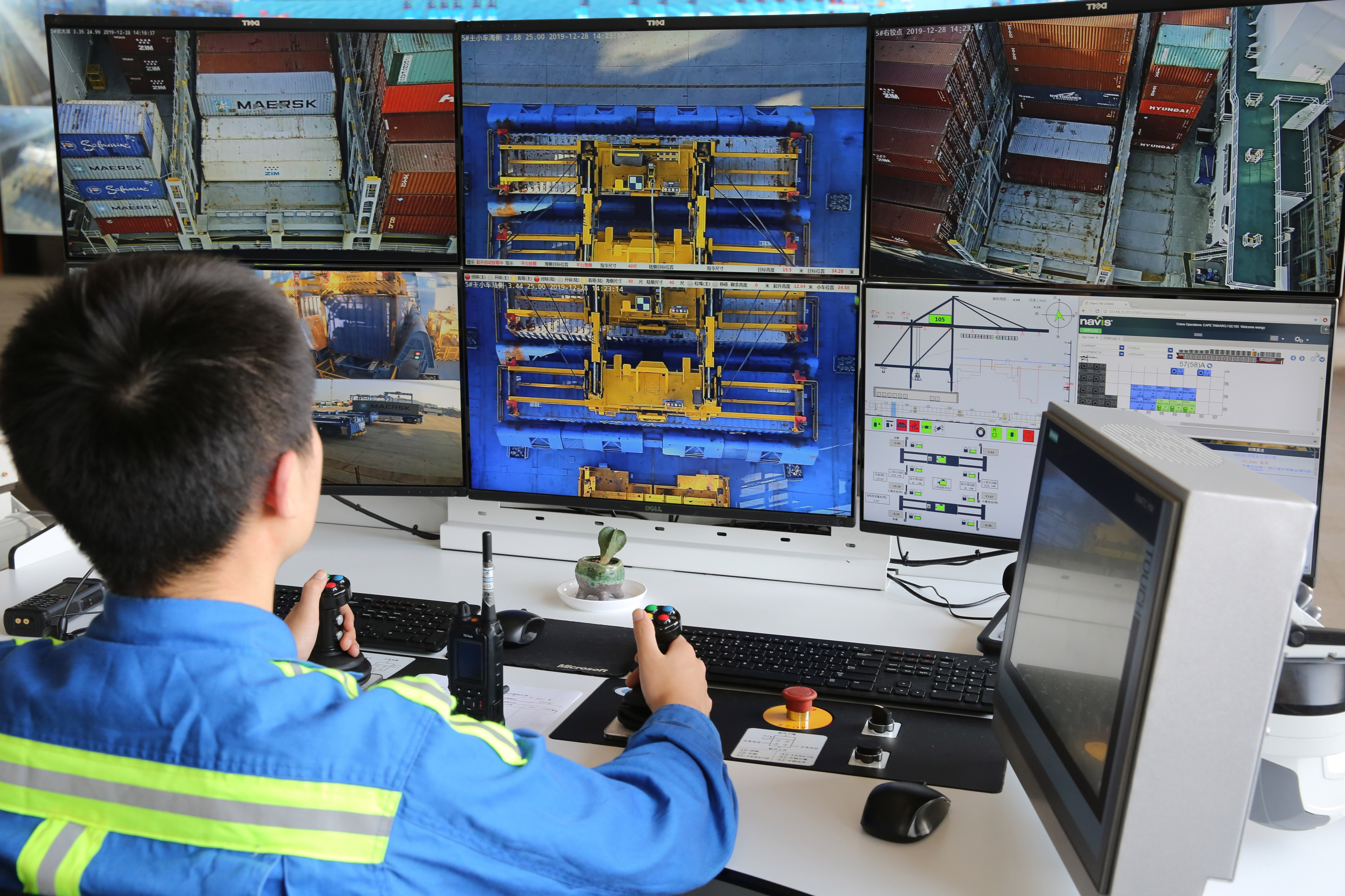 喜讯！青岛港年吞吐量首破6亿吨大关！