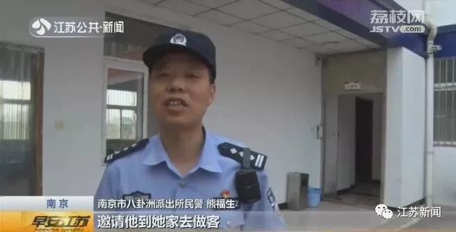 来我家做客吧！3岁女孩和小男孩骑着车向高速进发……