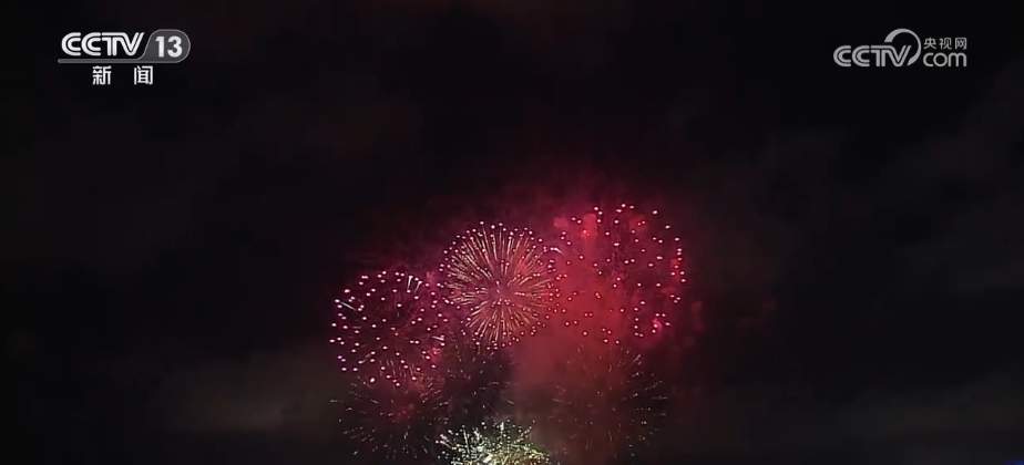 香港、澳门璀璨烟花贺国庆 国庆精彩欢乐多
