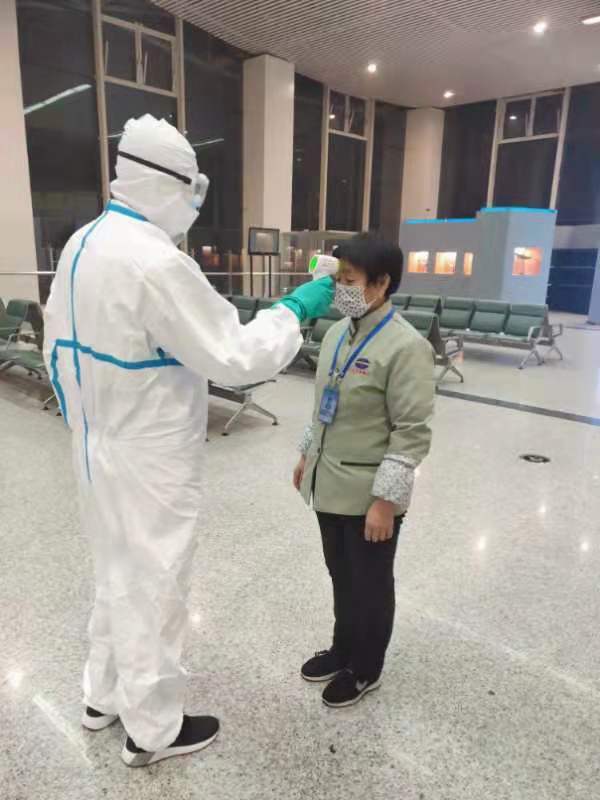 看图说话！山东机场人战“疫”的24小时