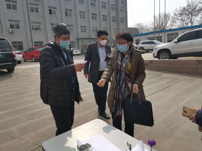 济南市行政审批服务局“四进”工作组入企调研