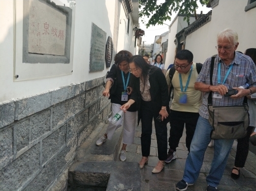 亲泉、知泉、爱泉 国际泉水文化景观城市联盟专家走进老济南