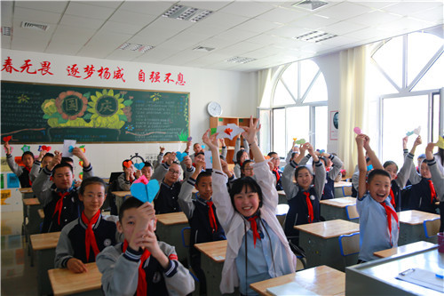 以“爱”迎接“神兽归笼”！德城区中职、初中非毕业年级全部返校