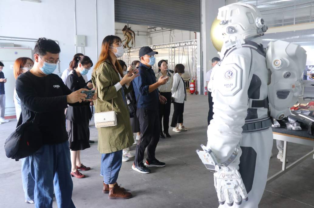 绁ㄦ埧鐮?浜匡紒鈥滈潚宀涘ぇ鐗団€濆己鍔块璺戝浗搴嗘。