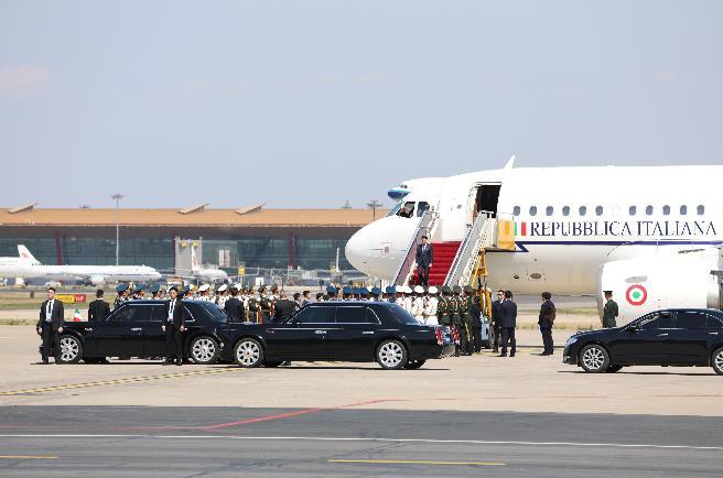 时政新闻眼丨习主席和39位外方领导人围桌共绘“工笔画”