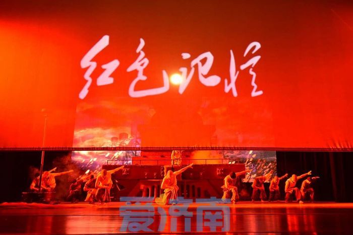 追忆红色经典，济南市杂技团《红色记忆》再现峥嵘岁月