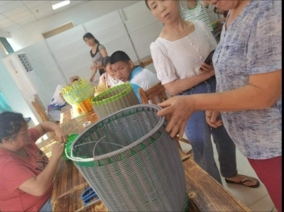 传授技艺助增收 济南市残联爱心驿站湘西扶贫结硕果