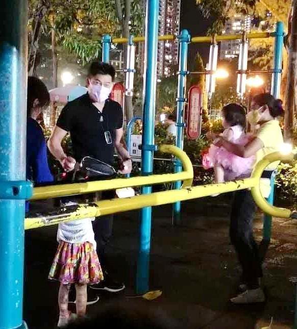 郭富城方媛小女儿正脸首曝光|【吃瓜围观】郭富城方媛小女儿正脸首曝光 不太像郭富城