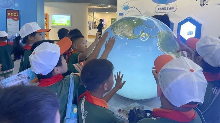 探索科技奥秘，商河县第五实验小学师生走进省科技馆