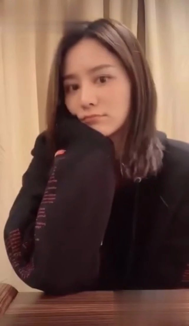 林峯张馨月被曝12月8日大婚，被问“怀孕几个月”，女方这样回应