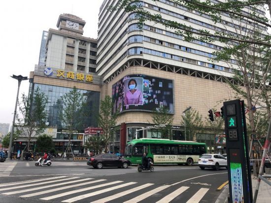 42000多张面孔揭下口罩 援鄂英雄视频感动江城