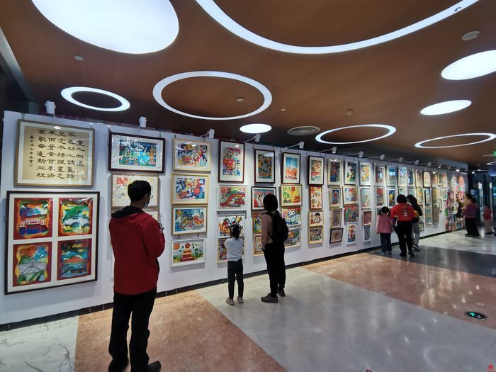 济南市市中区全环境育人艺术教育实践基地在山东书城揭牌 市中区中小学艺术展启动