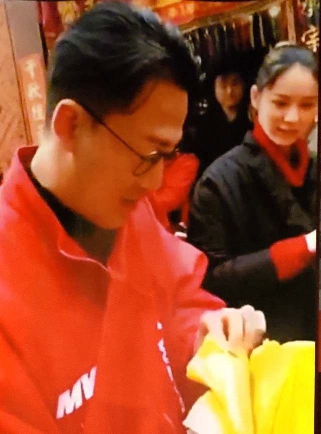 林峯张馨月被曝12月8日大婚，被问“怀孕几个月”，女方这样回应