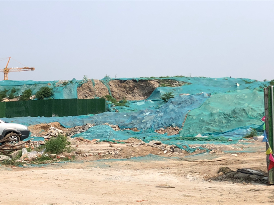 【啄木鸟在行动】水屯路与水屯北路交汇处东北角存在扬尘隐患