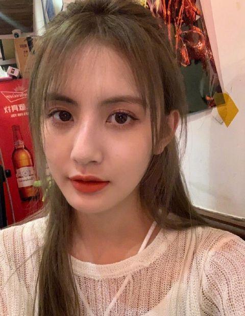 甜仇疑似发文官宣与王思聪分手|热搜第一!甜仇疑似发文官宣与王思聪分手 果然是铁打的校长,流水的网红